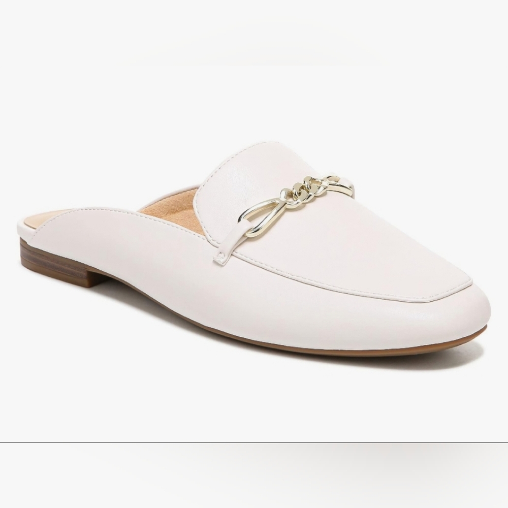 NATURALIZER - White Leather Mules with Gold Chain Detail